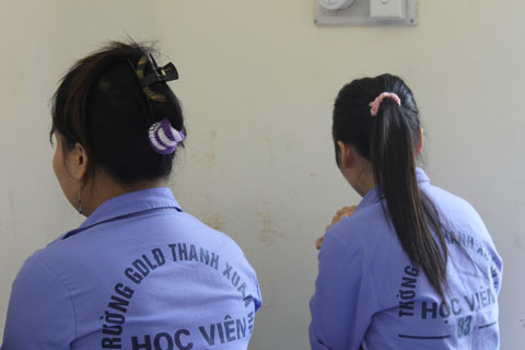 Chán chồng, bỏ con đi làm... gái bán dâm