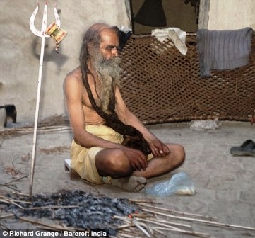 Người đàn ông 38 năm không tắm