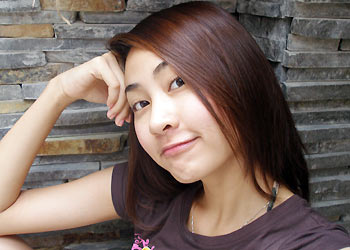 18 tuổi, Ngân Khánh được Việt kiều cầu hôn