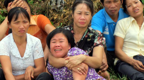 Tiễn 8 nữ sinh chết đuối ở Hà Nội về cõi vĩnh hằng