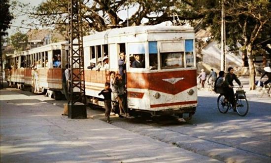 Tàu điện leng keng - ký ức sâu đậm của người Hà Nội