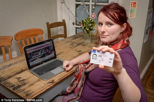 Anh: Không được lên máy bay vì trùng tên với IS