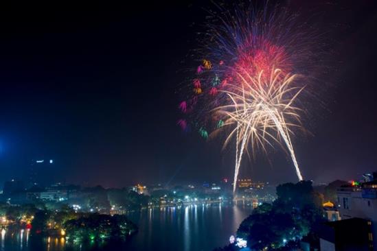 Các địa điểm bắn pháo hoa dịp Tết Nguyên đán 2016