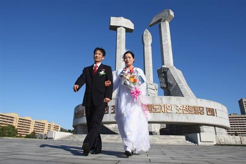 Kim Jong Un cấm tiệt đám ma và đám cưới trước đại hội đảng