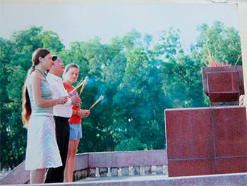 Câu chuyện về người con gái gốc Việt 34 ngày đêm tìm về quê bố (Phần 2)