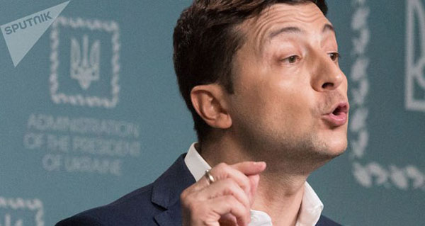 Ông Poroshenko cảnh báo mối đe dọa với Ukraine khi Tổng thống Zelensky phát biểu bằng tiếng Nga