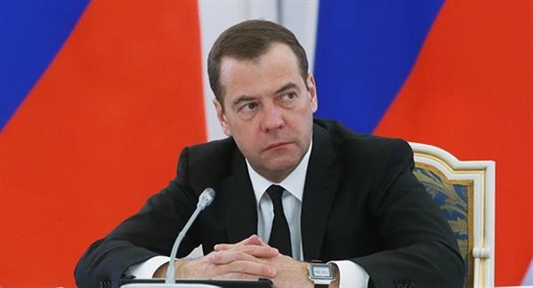 Thủ tướng Medvedev giải thích nguyên nhân khiến Nga từ bỏ đồng đô la