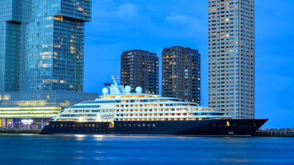 Bên trong siêu du thuyền xa xỉ nhất thế giới, có cả trực thăng, tàu ngầm