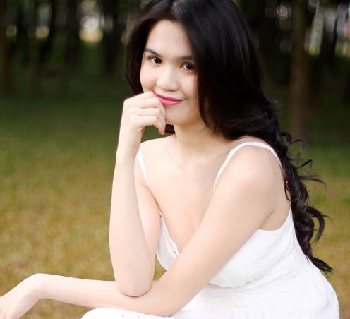 Ảnh nóng: Ngọc Trinh như tiên nữ lạc giữa rừng vắng