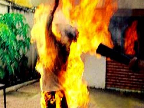 Chuyên gia nước ngoài lý giải bí ẩn hiện tượng người tự bốc cháy