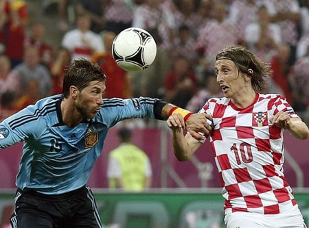 Modric hoàn tất thủ tục để gia nhập Real Madrid