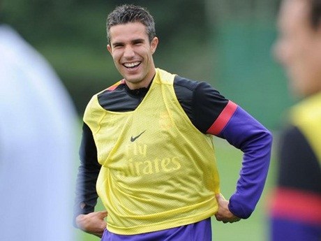 Toàn bộ câu chuyện về phi vụ Van Persie & MU