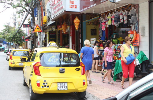 Nha Trang: Khách Nga nhộn nhịp sau thời gian dài “lao dốc”