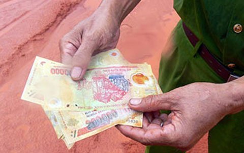 Bỗng dưng nhặt được tiền, vàng, của lạ