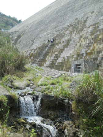 Nửa đêm chạy động đất Sông Tranh