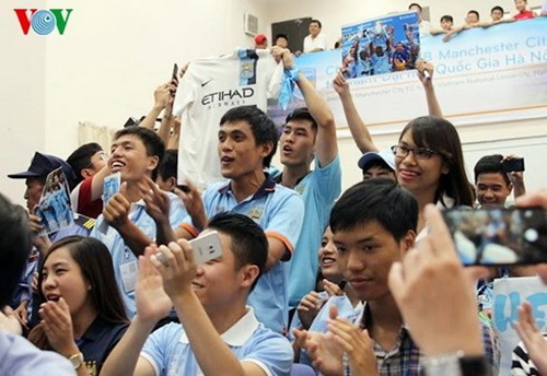 “Bầu” Hiển lỗ bao nhiêu khi mời Man City tới Việt Nam?