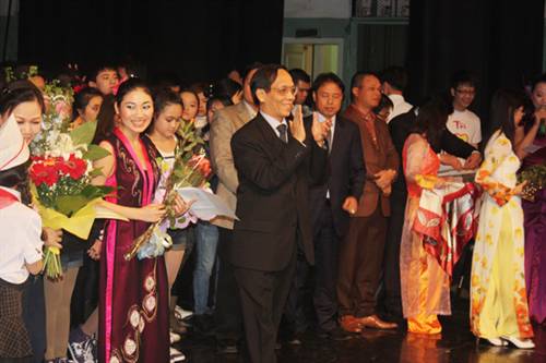 Nhìn lại tổng quát về Hội diễn Văn nghệ cộng đồng người Việt Nam tại LB Nga 2012