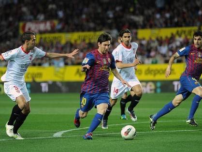 CR7 là siêu nhân đá bóng, nhưng người ta thích xem Messi hơn…