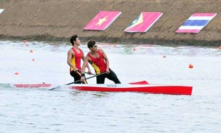 Hai VĐV đua thuyền VN bất ngờ bỏ trốn tại Úc