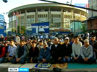 Moskva: 170 nghìn tín đồ mừng nhân dịp Lễ Hồi giáo