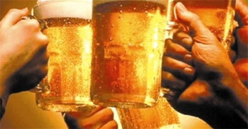 Người Việt uống 2,56 tỷ lít bia nội từ đầu năm đến nay