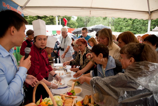 Ẩm thực Việt lại gây ấn tượng tại Festival quốc tế “Mùa Hè ngọt ngào” ở Matxcơva