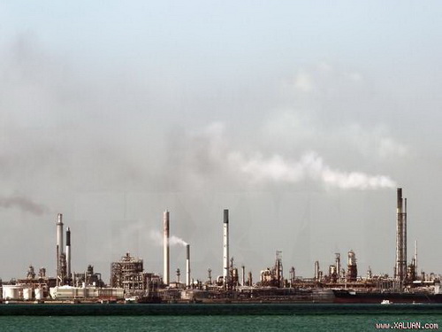 Giá dầu tại thị trường châu Á chạm mức thấp nhất trong 6 tháng