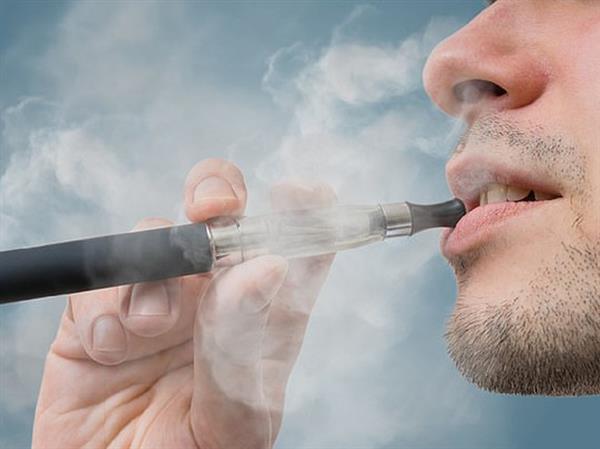 Chàng trai phải trả giá đắt cho việc nghiện thuốc lá điện tử