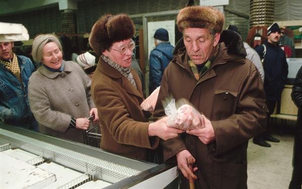 Giải mã nguyên nhân kinh tế Liên Xô chao đảo và sụp đổ