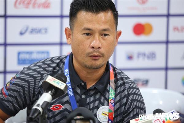 HLV U22 Brunei: 'Việt Nam quá mạnh, chúng tôi không cầm nổi bóng'