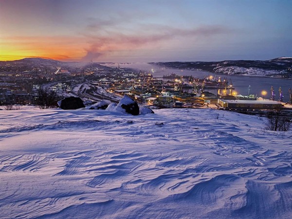 Không Mặt Trời suốt 1 tháng, thành phố Nga sống như thế nào?