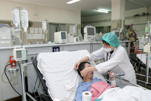 Tử vong vì ngộ độc rượu: Nỗi kinh hoàng dân nhậu cần tránh