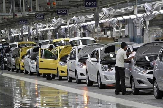 Ô tô giảm giá 150 triệu: Gom tiền chờ mua xe giá rẻ