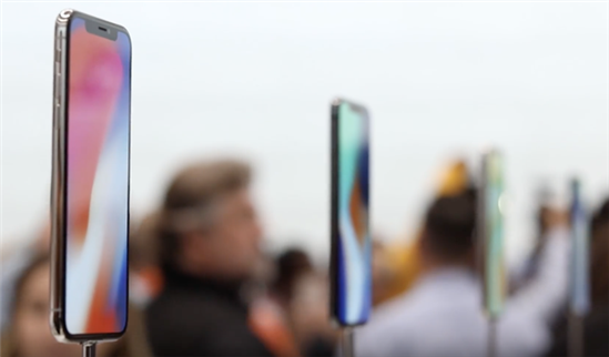 Apple họp khẩn với Foxconn để 