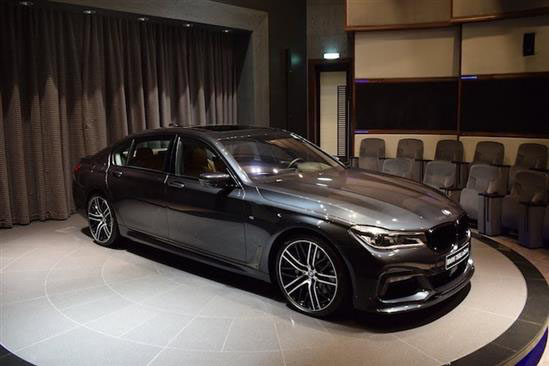 Xế sang BMW 750Li xDrive độ ngoại thất ''siêu độc''