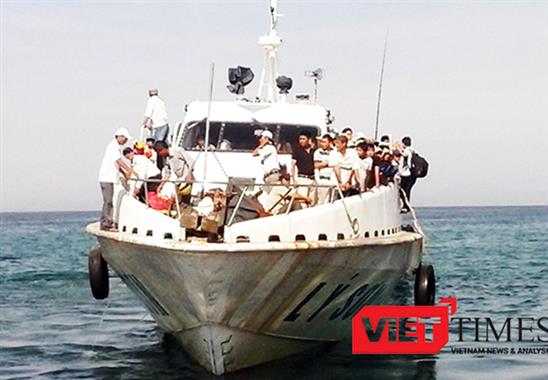 Tàu siêu tốc tuyến Lý Sơn-Sa Kỳ vừa đi vào hoạt động đã chết máy giữa biển