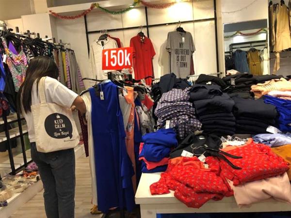 Bát nháo thị trường hàng xách tay