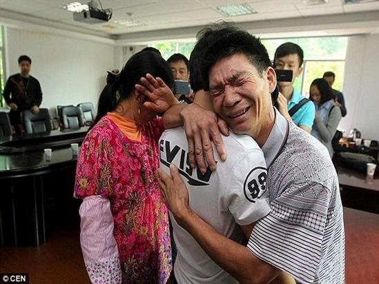 TQ: Cha tìm lại con bị bắt cóc sau 20 năm lưu lạc