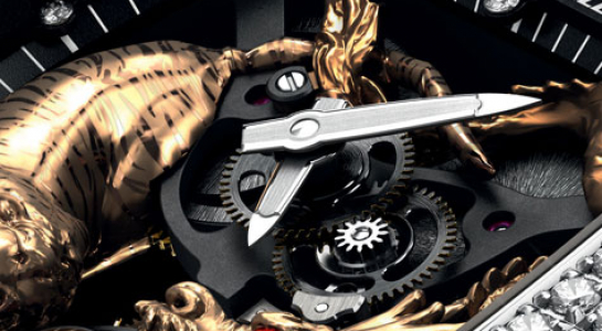 Bí mật đằng sau chiếc đồng hồ ‘ngọa hổ tàng long’ 18 tỷ của đại gia Minh Nhựa