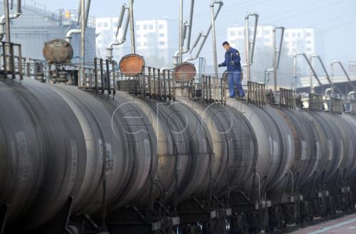 Giá dầu châu Á tăng hơn 2%