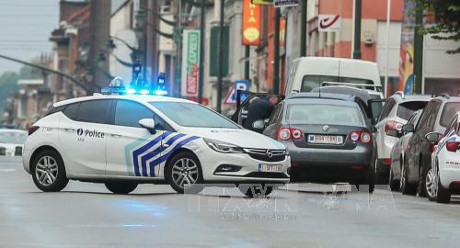 Cảnh sát Bỉ truy đuổi một xe ô tô tình nghi chứa bom