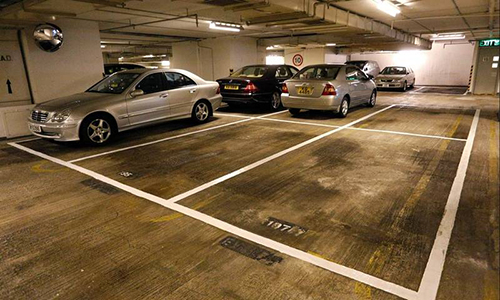 Hong Kong: Giá một chỗ đỗ xe gần gấp đôi giá một căn hộ