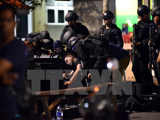 Tiêu diệt một đối tượng dùng dao đâm cảnh sát tại Indonesia