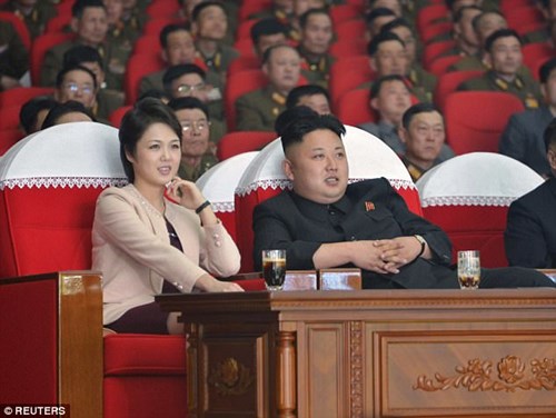 Vợ ông Kim Jung-un xuất hiện sau nhiều tháng vắng bóng