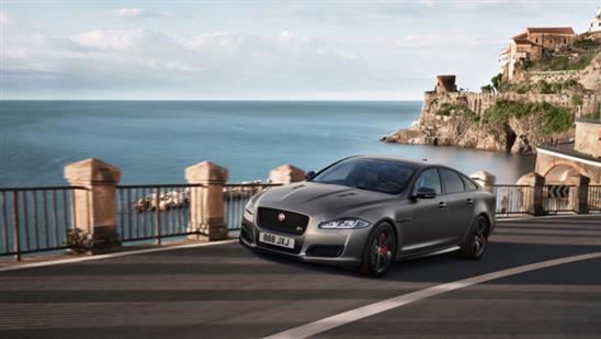 Trình làng siêu sedan Jaguar XJR575 cạnh tranh AMG S 63