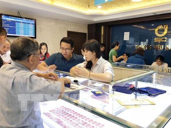 Đồng USD mạnh chi phối giá vàng châu Á