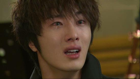 Lấy chồng kém tuổi, em thật muốn phát điên vì những chiêu trò của anh