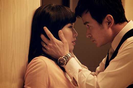 Lấy chồng, sinh hai đứa con nhưng đều không phải... con chồng