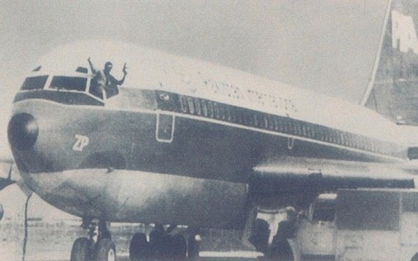 Diễn biến nghẹt thở của vụ không tặc lâu nhất lịch sử