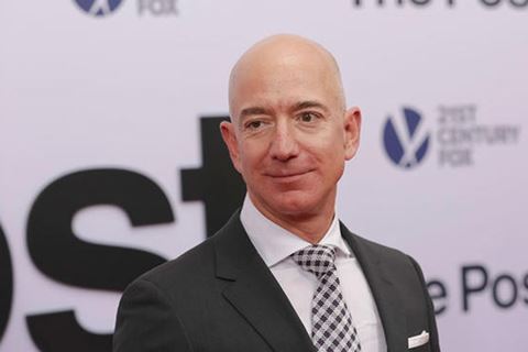 Tỷ phú giàu nhất thế giới quyên tặng 33 triệu USD cho Dreamers